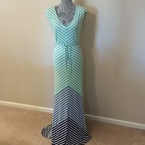 Jessica Simpson Maxi Dress Size Medium